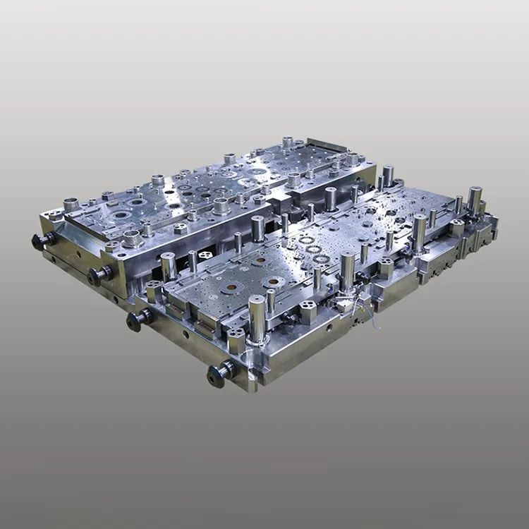 Kolmirivinen progressiivinen meistin AC-kompressorin staattorille ja roottorille